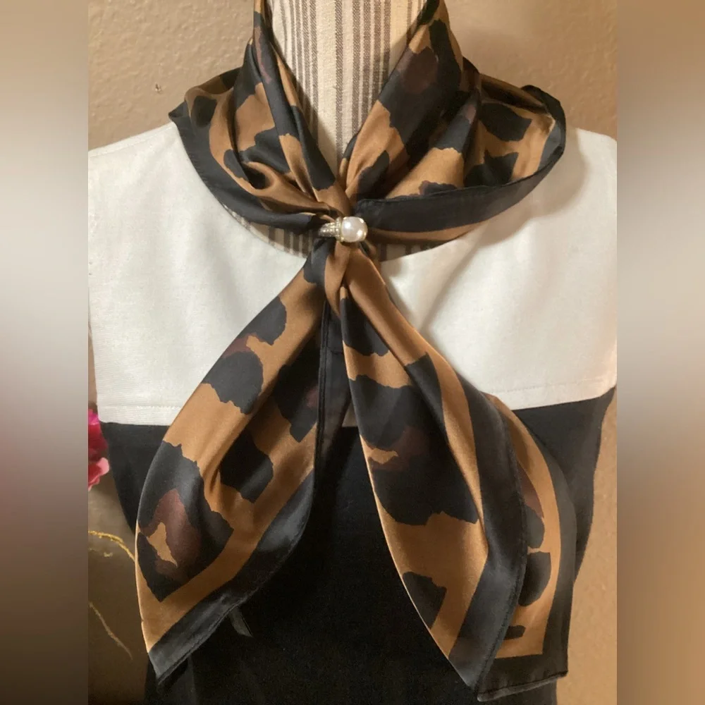 Elegant Multicolor Scarf with Pearl Accent